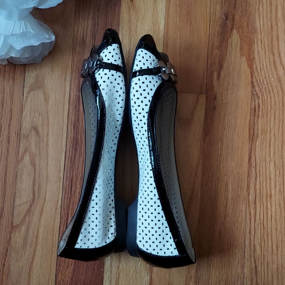 Adrienne Vittadini Alva Open Toed Flats Size 8.5 - Picture 7 of 17